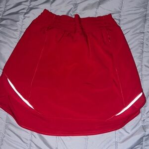 LULULEMON Hotty Hot High Rise Skirt/Skort Long- size 6, gently worn